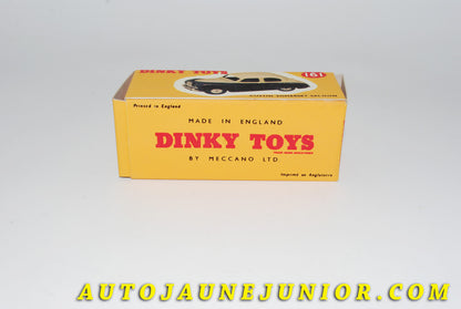 Le #4404 - Dinky Toys - Austin - Boite vide (REPRO) Sommerser Saloon est en vente sur Auto Jaune Junior ! Tekno, Politoys, Mebetoys, Mercury, Joal, Diapet, Märklin, TootsieToys.Vous avez le même jouet ? Profitez de notre expertise pour vous accompagner dans la vente de vos modèles ou votre collection ! Nous achetons tous lots de miniatures ! Contactez nous ! contact@autojaunejunior.com. 