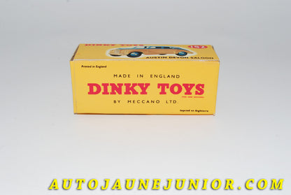 Le #4407 - Dinky Toys - Austin - Boite vide (REPRO) Devon Saloon avec pastilles Verte et mauve est en vente sur Auto Jaune Junior ! Tekno, Politoys, Mebetoys, Mercury, Joal, Diapet, Märklin, TootsieToys.Vous avez le même jouet ? Profitez de notre expertise pour vous accompagner dans la vente de vos modèles ou votre collection ! Nous achetons tous lots de miniatures ! Contactez nous ! contact@autojaunejunior.com. 
