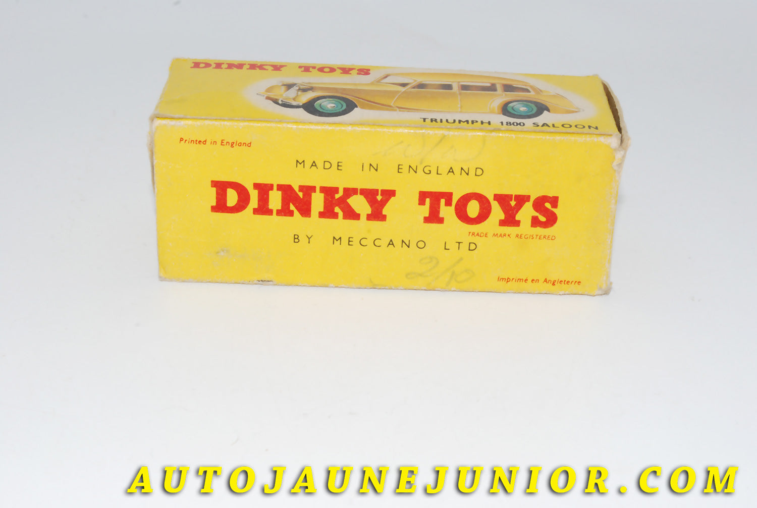 Le #4419 - Dinky Toys - Triumph - Boite vide 1800 Saloon est en vente sur Auto Jaune Junior ! Tekno, Politoys, Mebetoys, Mercury, Joal, Diapet, Märklin, TootsieToys.Vous avez le même jouet ? Profitez de notre expertise pour vous accompagner dans la vente de vos modèles ou votre collection ! Nous achetons tous lots de miniatures ! Contactez nous ! contact@autojaunejunior.com. 
