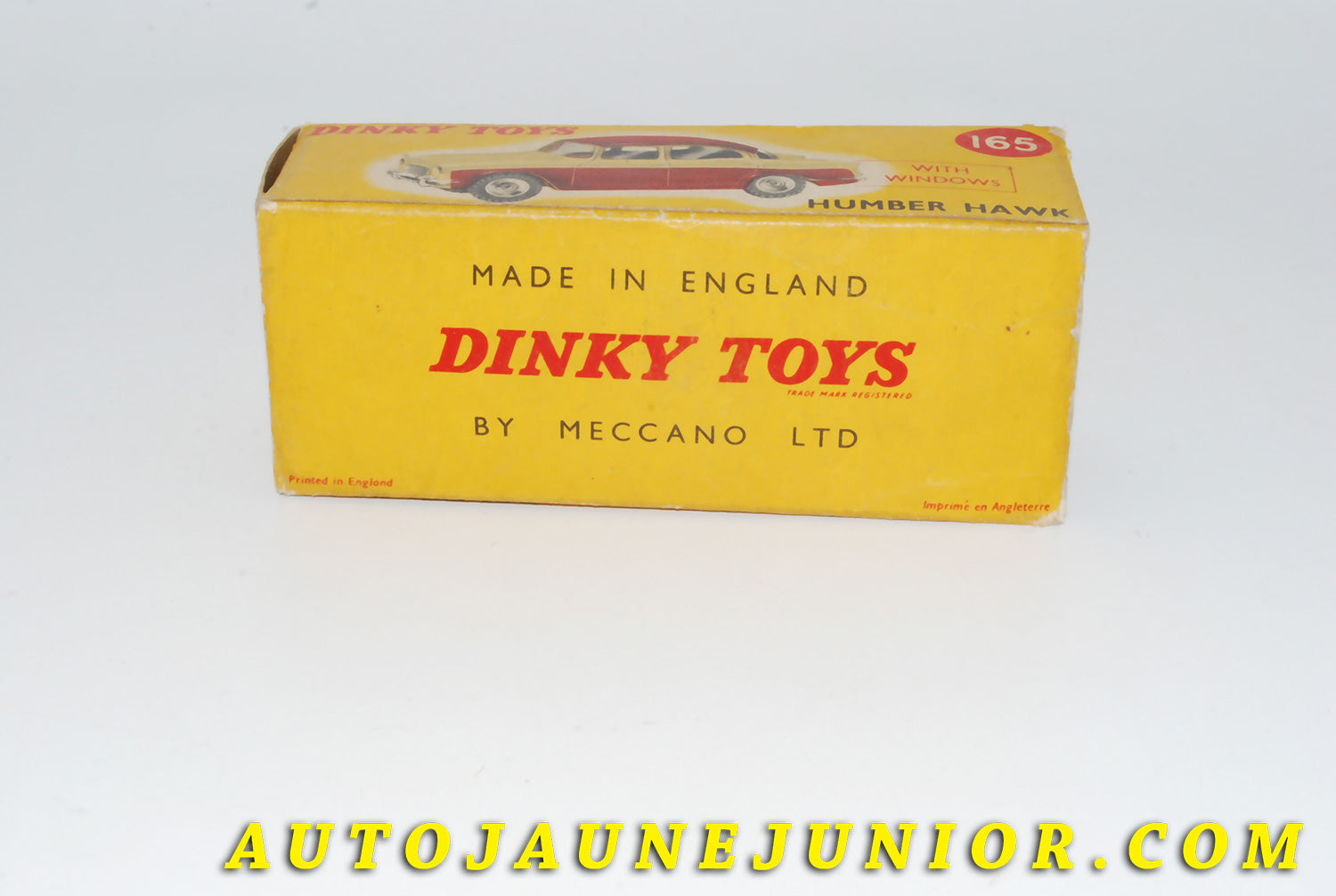 Le #4420 - Dinky Toys - Humber - Hawk (Bordeaux / Ivoire) est en vente sur Auto Jaune Junior ! Tekno, Politoys, Mebetoys, Mercury, Joal, Diapet, Märklin, TootsieToys.Vous avez le même jouet ? Profitez de notre expertise pour vous accompagner dans la vente de vos modèles ou votre collection ! Nous achetons tous lots de miniatures ! Contactez nous ! contact@autojaunejunior.com. 
