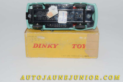 Le #4501 - Dinky Toys - Borgward - Isabella Coupé est en vente sur Auto Jaune Junior ! Tekno, Politoys, Mebetoys, Mercury, Joal, Diapet, Märklin, TootsieToys.Vous avez le même jouet ? Profitez de notre expertise pour vous accompagner dans la vente de vos modèles ou votre collection ! Nous achetons tous lots de miniatures ! Contactez nous ! contact@autojaunejunior.com. 