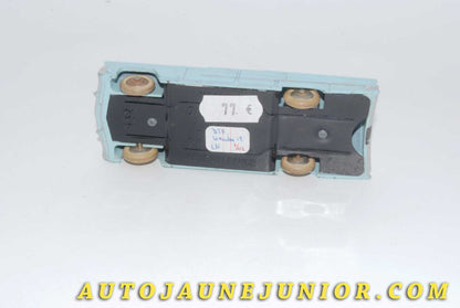 Le #4516 - Dinky Toys - Lincoln - Première est en vente sur Auto Jaune Junior ! Tekno, Politoys, Mebetoys, Mercury, Joal, Diapet, Märklin, TootsieToys.Vous avez le même jouet ? Profitez de notre expertise pour vous accompagner dans la vente de vos modèles ou votre collection ! Nous achetons tous lots de miniatures ! Contactez nous ! contact@autojaunejunior.com. 