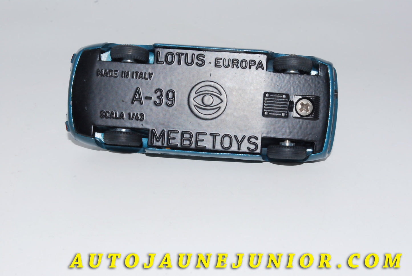 Le #4628 - Mebetoys - Lotus - Europa est en vente sur Auto Jaune Junior ! Tekno, Politoys, Mebetoys, Mercury, Joal, Diapet, Märklin, TootsieToys.Vous avez le même jouet ? Profitez de notre expertise pour vous accompagner dans la vente de vos modèles ou votre collection ! Nous achetons tous lots de miniatures ! Contactez nous ! contact@autojaunejunior.com. 