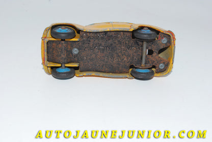 Le #4629 - Dinky Toys - Austin - Devon Bicolore est en vente sur Auto Jaune Junior ! Tekno, Politoys, Mebetoys, Mercury, Joal, Diapet, Märklin, TootsieToys.Vous avez le même jouet ? Profitez de notre expertise pour vous accompagner dans la vente de vos modèles ou votre collection ! Nous achetons tous lots de miniatures ! Contactez nous ! contact@autojaunejunior.com. 