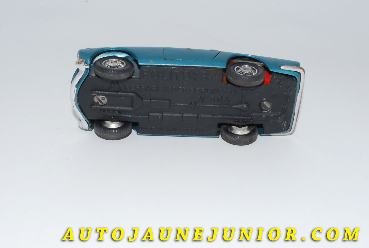 Le #4632 - Politoys - Ferrari - 250 Lusso GT Berlinetta est en vente sur Auto Jaune Junior ! Tekno, Politoys, Mebetoys, Mercury, Joal, Diapet, Märklin, TootsieToys.Vous avez le même jouet ? Profitez de notre expertise pour vous accompagner dans la vente de vos modèles ou votre collection ! Nous achetons tous lots de miniatures ! Contactez nous ! contact@autojaunejunior.com. 