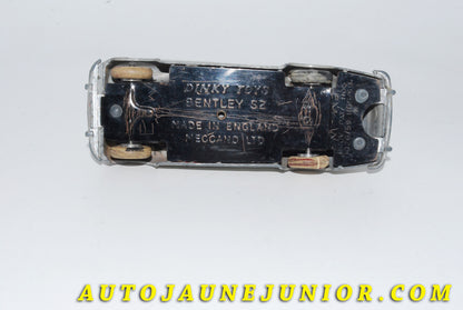 Le #4662 - Dinky Toys - Bentley - Cabriolet S2 est en vente sur Auto Jaune Junior ! Tekno, Politoys, Mebetoys, Mercury, Joal, Diapet, Märklin, TootsieToys.Vous avez le même jouet ? Profitez de notre expertise pour vous accompagner dans la vente de vos modèles ou votre collection ! Nous achetons tous lots de miniatures ! Contactez nous ! contact@autojaunejunior.com. 