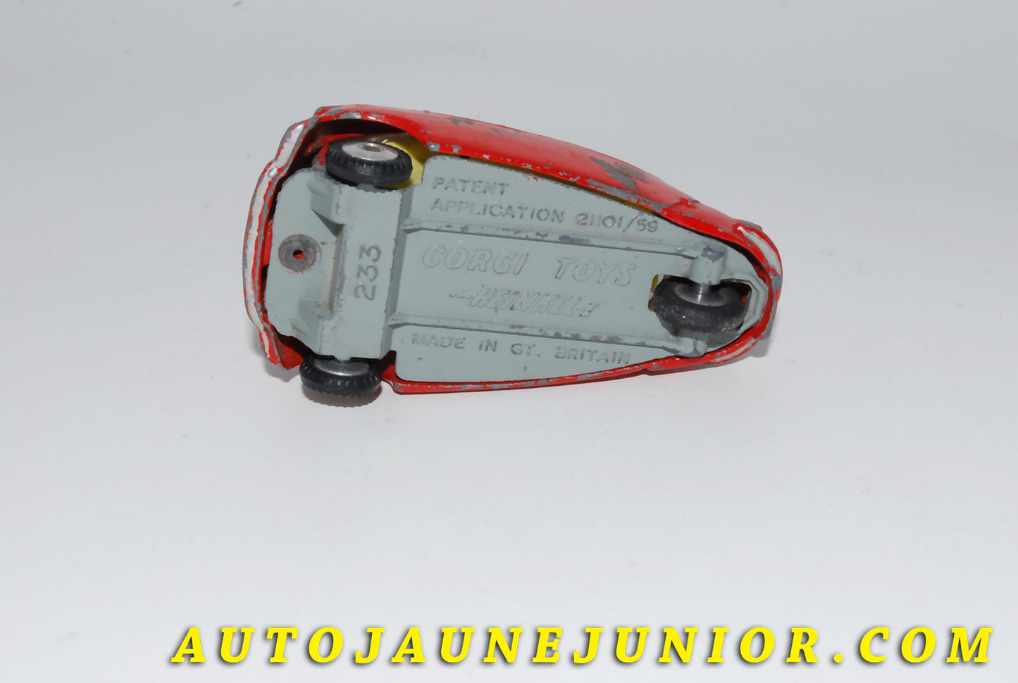 Le #4665 - Corgi Toys - Heinkel - Trojan  est en vente sur Auto Jaune Junior ! Tekno, Politoys, Mebetoys, Mercury, Joal, Diapet, Märklin, TootsieToys.Vous avez le même jouet ? Profitez de notre expertise pour vous accompagner dans la vente de vos modèles ou votre collection ! Nous achetons tous lots de miniatures ! Contactez nous ! contact@autojaunejunior.com. 