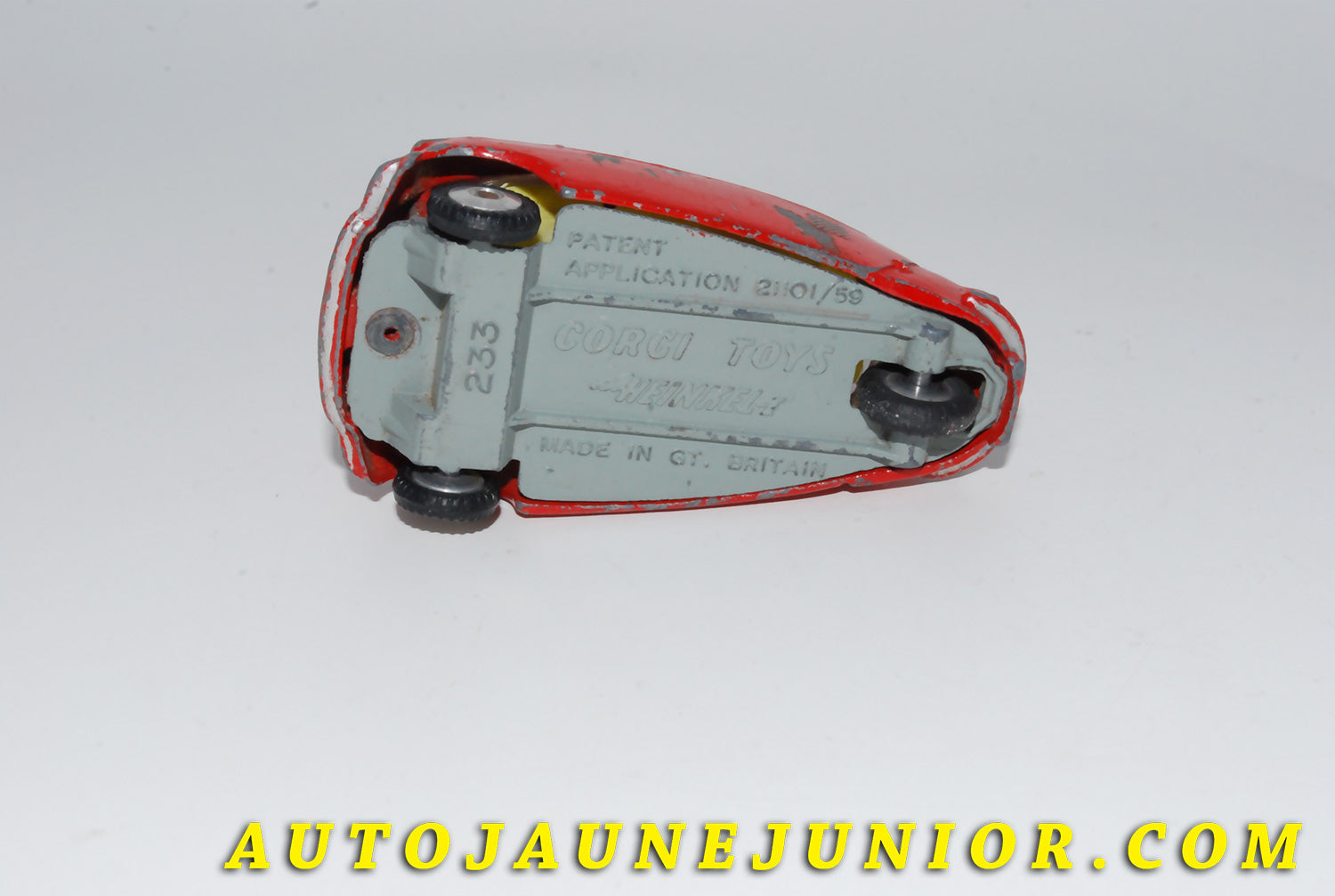 Le #4665 - Corgi Toys - Heinkel - Trojan  est en vente sur Auto Jaune Junior ! Tekno, Politoys, Mebetoys, Mercury, Joal, Diapet, Märklin, TootsieToys.Vous avez le même jouet ? Profitez de notre expertise pour vous accompagner dans la vente de vos modèles ou votre collection ! Nous achetons tous lots de miniatures ! Contactez nous ! contact@autojaunejunior.com. 
