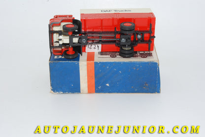 Le #4705 - Lion Car - DAF - Camion ridelles bâché Vrachtauto "DAF TRUCKS"  avec cabine de type 2800  est en vente sur Auto Jaune Junior ! Tekno, Politoys, Mebetoys, Mercury, Joal, Diapet, Märklin, TootsieToys.Vous avez le même jouet ? Profitez de notre expertise pour vous accompagner dans la vente de vos modèles ou votre collection ! Nous achetons tous lots de miniatures ! Contactez nous ! contact@autojaunejunior.com. 