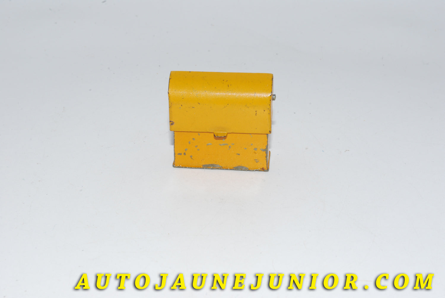 Le #4720 - Dinky Toys - Pompes à essence - Accessoire graisseur est en vente sur Auto Jaune Junior ! Tekno, Politoys, Mebetoys, Mercury, Joal, Diapet, Märklin, TootsieToys.Vous avez le même jouet ? Profitez de notre expertise pour vous accompagner dans la vente de vos modèles ou votre collection ! Nous achetons tous lots de miniatures ! Contactez nous ! contact@autojaunejunior.com. 