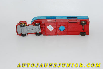Le #4729 - Corgi Toys - Bedford - TK semi remorque chevaux cirque Chipperfields est en vente sur Auto Jaune Junior ! Tekno, Politoys, Mebetoys, Mercury, Joal, Diapet, Märklin, TootsieToys.Vous avez le même jouet ? Profitez de notre expertise pour vous accompagner dans la vente de vos modèles ou votre collection ! Nous achetons tous lots de miniatures ! Contactez nous ! contact@autojaunejunior.com. 