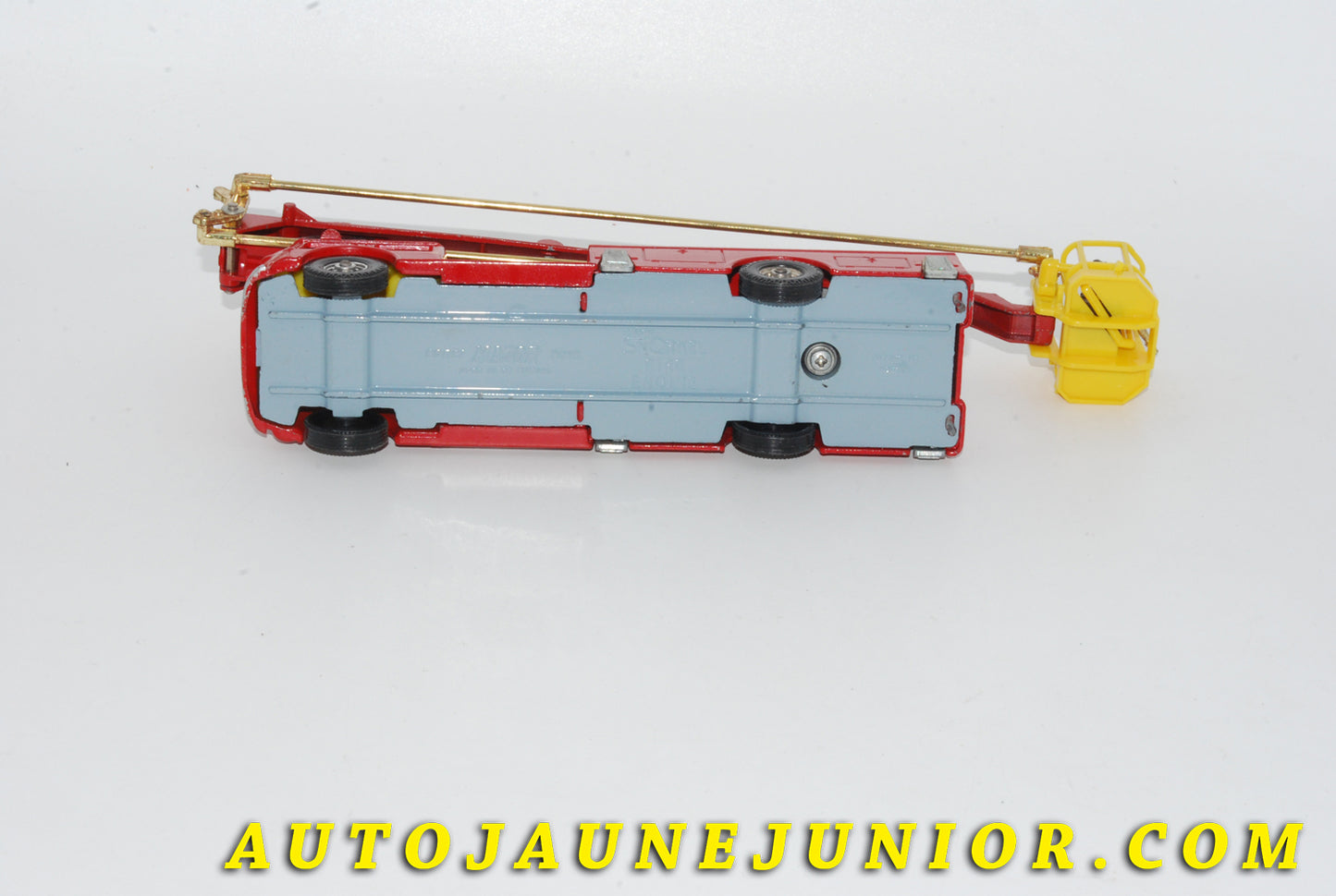 Le #4730 - Corgi Toys - Bedford - TK - Simon Snorkel Fire Engine  est en vente sur Auto Jaune Junior ! Tekno, Politoys, Mebetoys, Mercury, Joal, Diapet, Märklin, TootsieToys.Vous avez le même jouet ? Profitez de notre expertise pour vous accompagner dans la vente de vos modèles ou votre collection ! Nous achetons tous lots de miniatures ! Contactez nous ! contact@autojaunejunior.com. 