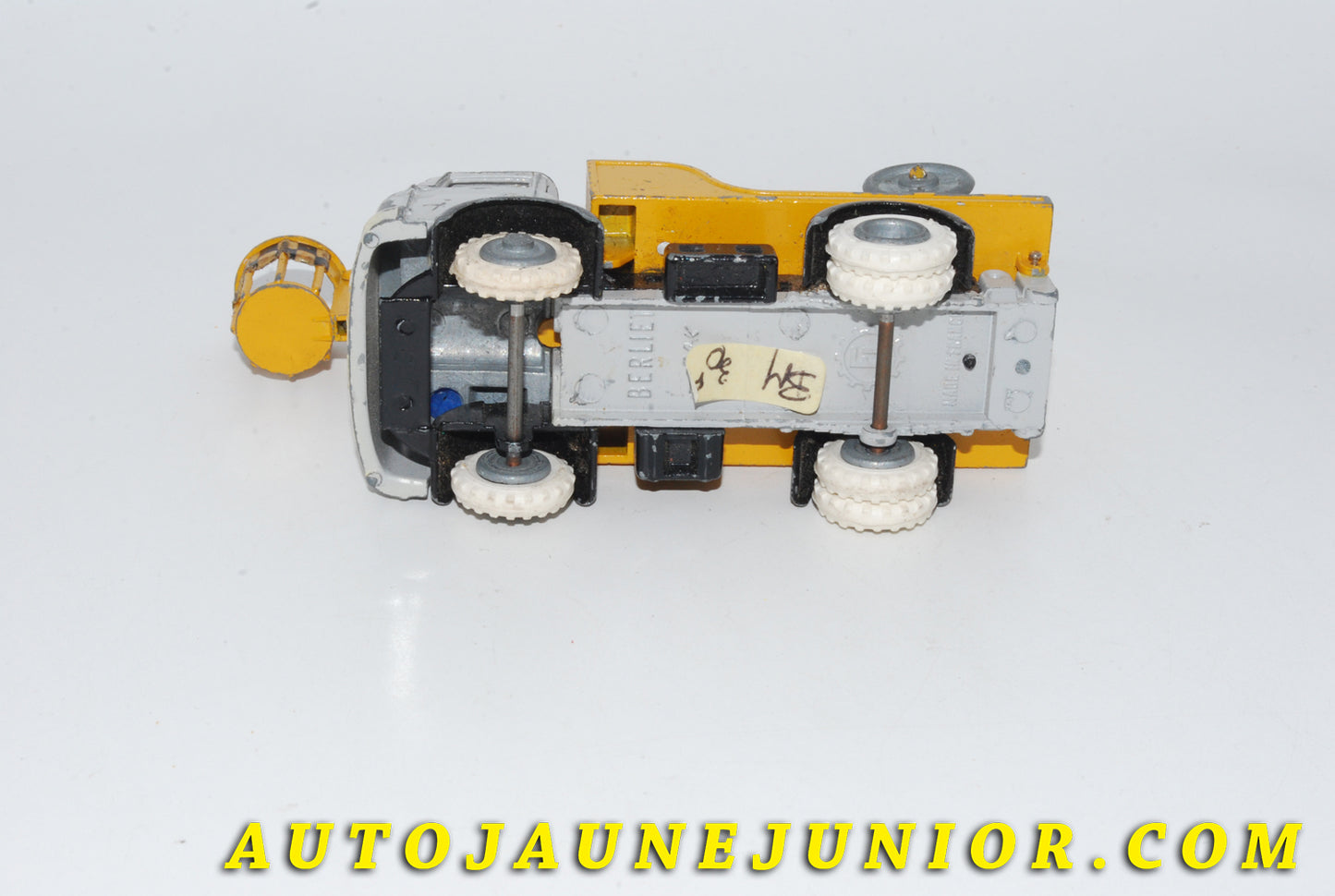 Le #4746 - France Jouet - Berliet - GAK Nacelle Élévatrice est en vente sur Auto Jaune Junior ! Tekno, Politoys, Mebetoys, Mercury, Joal, Diapet, Märklin, TootsieToys.Vous avez le même jouet ? Profitez de notre expertise pour vous accompagner dans la vente de vos modèles ou votre collection ! Nous achetons tous lots de miniatures ! Contactez nous ! contact@autojaunejunior.com. 