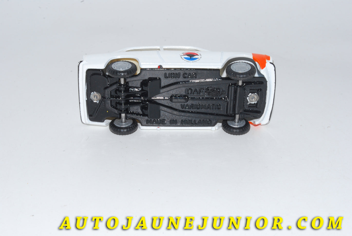 Le #4756 - Lion Car - DAF - Variomatic 55 Sedan "Dutch National DAF Team" Rallye - Londres Sydney 1968 est en vente sur Auto Jaune Junior ! Tekno, Politoys, Mebetoys, Mercury, Joal, Diapet, Märklin, TootsieToys.Vous avez le même jouet ? Profitez de notre expertise pour vous accompagner dans la vente de vos modèles ou votre collection ! Nous achetons tous lots de miniatures ! Contactez nous ! contact@autojaunejunior.com. 