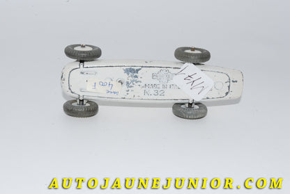 Le #4760 - Mercury - Auto Union - Monoplace GP - Type D - 16 cylindres -#6 est en vente sur Auto Jaune Junior ! Tekno, Politoys, Mebetoys, Mercury, Joal, Diapet, Märklin, TootsieToys.Vous avez le même jouet ? Profitez de notre expertise pour vous accompagner dans la vente de vos modèles ou votre collection ! Nous achetons tous lots de miniatures ! Contactez nous ! contact@autojaunejunior.com. 