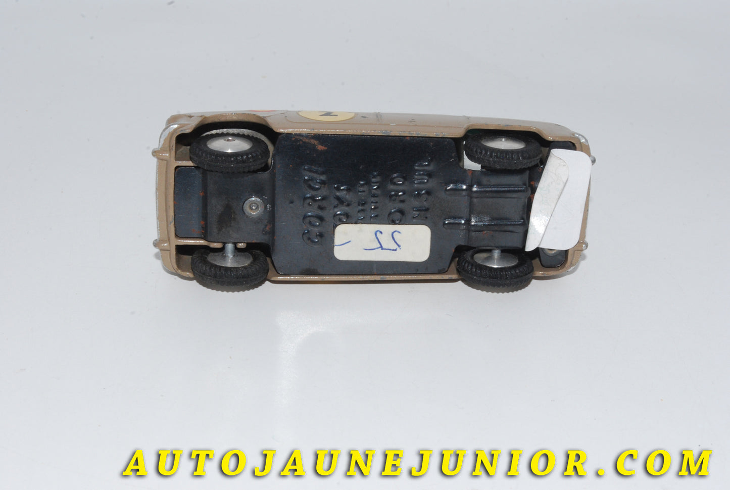 Le #4776 - Corgi Toys - Ford - Consul Rally (Décorations artisanales) est en vente sur Auto Jaune Junior ! Tekno, Politoys, Mebetoys, Mercury, Joal, Diapet, Märklin, TootsieToys.Vous avez le même jouet ? Profitez de notre expertise pour vous accompagner dans la vente de vos modèles ou votre collection ! Nous achetons tous lots de miniatures ! Contactez nous ! contact@autojaunejunior.com. 