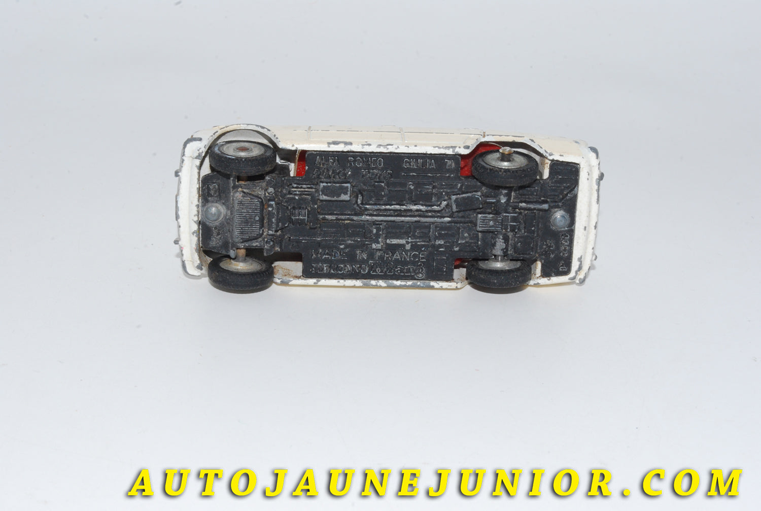 Le #4781 - Dinky Toys - Alfa Roméo  - Giulia 1600 TI est en vente sur Auto Jaune Junior ! Tekno, Politoys, Mebetoys, Mercury, Joal, Diapet, Märklin, TootsieToys.Vous avez le même jouet ? Profitez de notre expertise pour vous accompagner dans la vente de vos modèles ou votre collection ! Nous achetons tous lots de miniatures ! Contactez nous ! contact@autojaunejunior.com. 