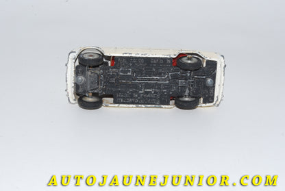 Le #4781 - Dinky Toys - Alfa Roméo  - Giulia 1600 TI est en vente sur Auto Jaune Junior ! Tekno, Politoys, Mebetoys, Mercury, Joal, Diapet, Märklin, TootsieToys.Vous avez le même jouet ? Profitez de notre expertise pour vous accompagner dans la vente de vos modèles ou votre collection ! Nous achetons tous lots de miniatures ! Contactez nous ! contact@autojaunejunior.com. 