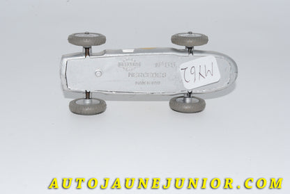 Le #4783 - Mercury - Mercedes - W196 monoplace #24 (jantes à rayon monobloc en Zamac peintes de couleur argent de grand diamètre) est en vente sur Auto Jaune Junior ! Tekno, Politoys, Mebetoys, Mercury, Joal, Diapet, Märklin, TootsieToys.Vous avez le même jouet ? Profitez de notre expertise pour vous accompagner dans la vente de vos modèles ou votre collection ! Nous achetons tous lots de miniatures ! Contactez nous ! contact@autojaunejunior.com. 