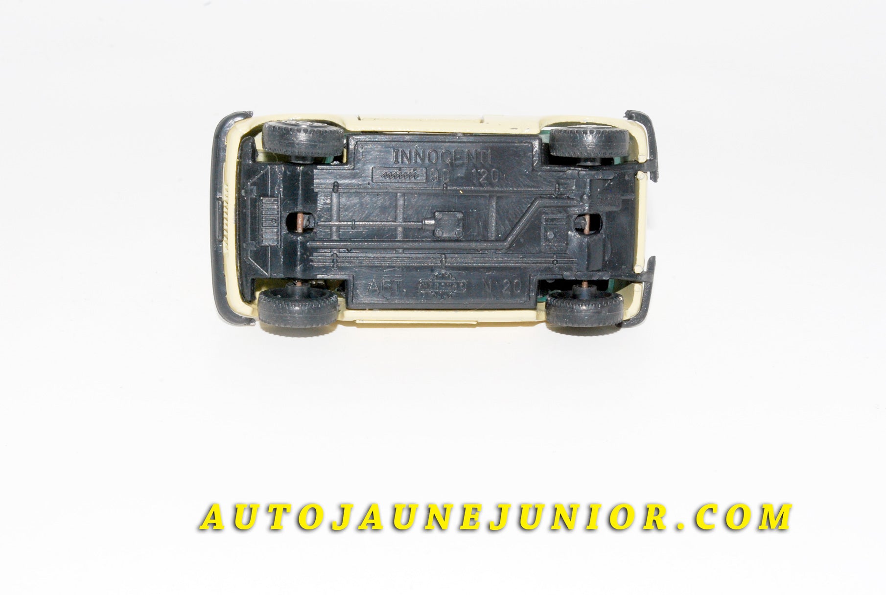Le #4797 - Mercury - Innocenti - 90-120 est en vente sur Auto Jaune Junior ! Tekno, Politoys, Mebetoys, Mercury, Joal, Diapet, Märklin, TootsieToys.Vous avez le même jouet ? Profitez de notre expertise pour vous accompagner dans la vente de vos modèles ou votre collection ! Nous achetons tous lots de miniatures ! Contactez nous ! contact@autojaunejunior.com. 