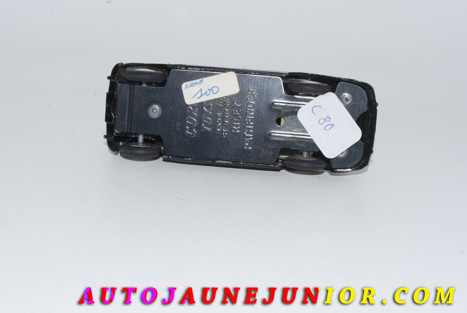 Le #4806 - Corgi Toys - Riley - Pathfinder Police premier Type est en vente sur Auto Jaune Junior ! Tekno, Politoys, Mebetoys, Mercury, Joal, Diapet, Märklin, TootsieToys.Vous avez le même jouet ? Profitez de notre expertise pour vous accompagner dans la vente de vos modèles ou votre collection ! Nous achetons tous lots de miniatures ! Contactez nous ! contact@autojaunejunior.com. 