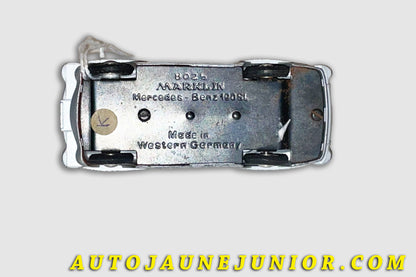 Le Märklin Mercedes 190 SL Cabriolet est en vente sur Auto Jaune Junior ! Découvrez nos collections de diecast Tekno, Politoys, Mebetoys, Mercury, Joal, Diapet, Märklin, TootsieToys.AutoJaune Junior ; Vous avez le même jouet ? Profitez de notre expertise pour vous accompagner dans la vente de vos modèles ou votre collection ! Nous achetons tous lots de miniatures ! Contactez nous !