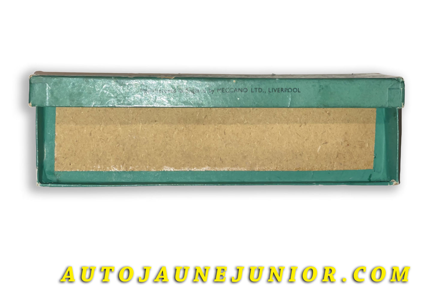 Le Dinky Toys Personnage Boite vide "engineering staff" est en vente sur Auto Jaune Junior ! Découvrez nos collections de diecast Tekno, Politoys, Mebetoys, Mercury, Joal, Diapet, Märklin, TootsieToys.AutoJaune Junior ; Vous avez le même jouet ? Profitez de notre expertise pour vous accompagner dans la vente de vos modèles ou votre collection ! Nous achetons tous lots de miniatures ! Contactez nous !