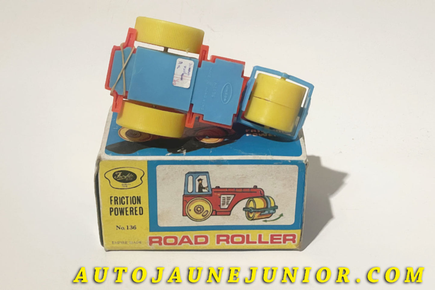 Le Jimson Rouleau type Richier Compacteur à friction est en vente sur Auto Jaune Junior ! Découvrez nos collections de diecast Tekno, Politoys, Mebetoys, Mercury, Joal, Diapet, Märklin, TootsieToys.AutoJaune Junior ; Vous avez le même jouet ? Profitez de notre expertise pour vous accompagner dans la vente de vos modèles ou votre collection ! Nous achetons tous lots de miniatures ! Contactez nous !