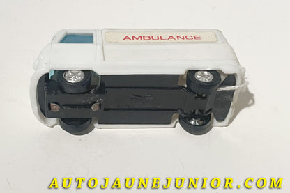 Le Petrel Commer 3/4 Ton Ambulance est en vente sur Auto Jaune Junior ! Découvrez nos collections de diecast Tekno, Politoys, Mebetoys, Mercury, Joal, Diapet, Märklin, TootsieToys.AutoJaune Junior ; Vous avez le même jouet ? Profitez de notre expertise pour vous accompagner dans la vente de vos modèles ou votre collection ! Nous achetons tous lots de miniatures ! Contactez nous !