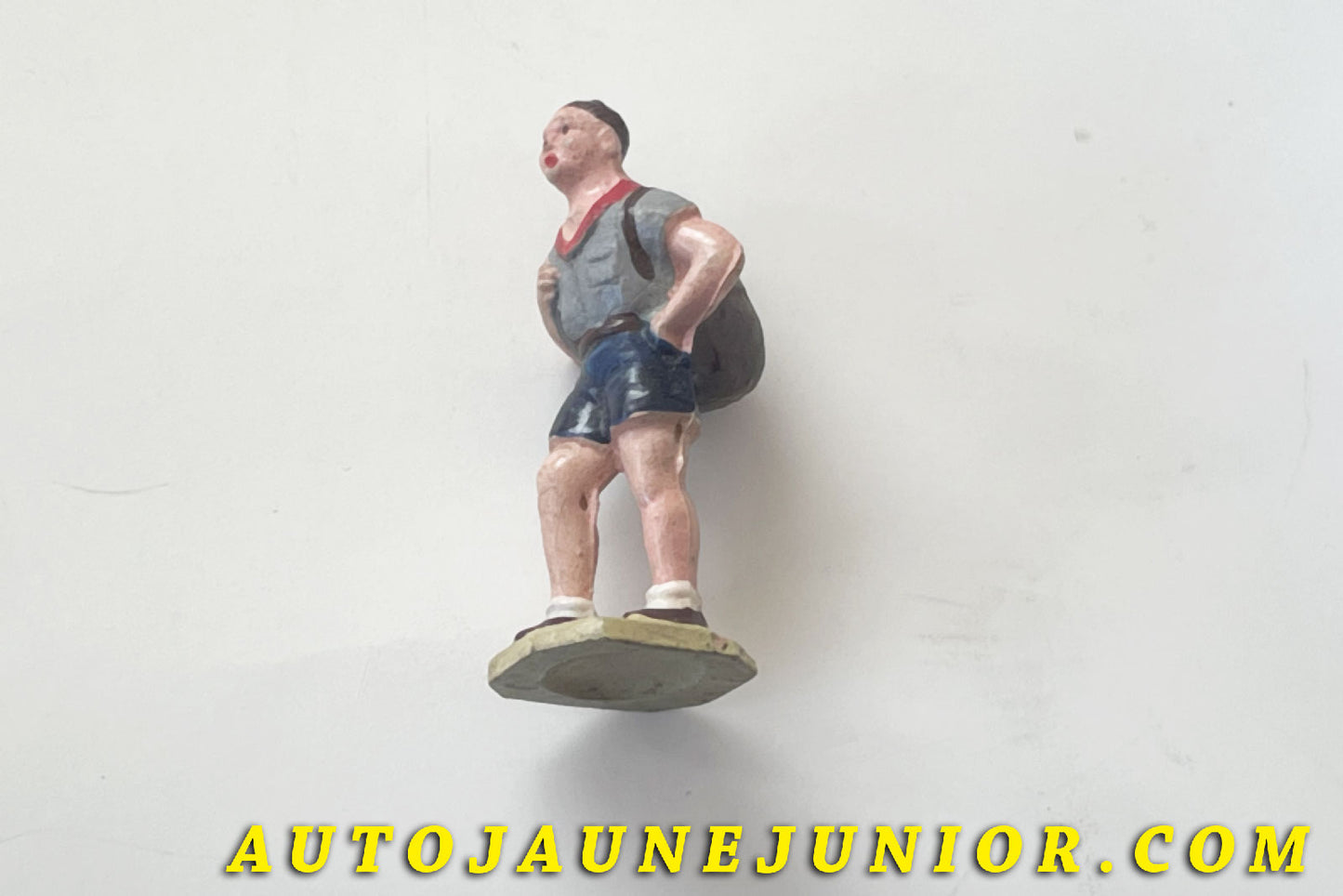 Le Hornby Personnage Campeur est en vente sur Auto Jaune Junior ! Découvrez nos collections de diecast Tekno, Politoys, Mebetoys, Mercury, Joal, Diapet, Märklin, TootsieToys.AutoJaune Junior ; Vous avez le même jouet ? Profitez de notre expertise pour vous accompagner dans la vente de vos modèles ou votre collection ! Nous achetons tous lots de miniatures ! Contactez nous !