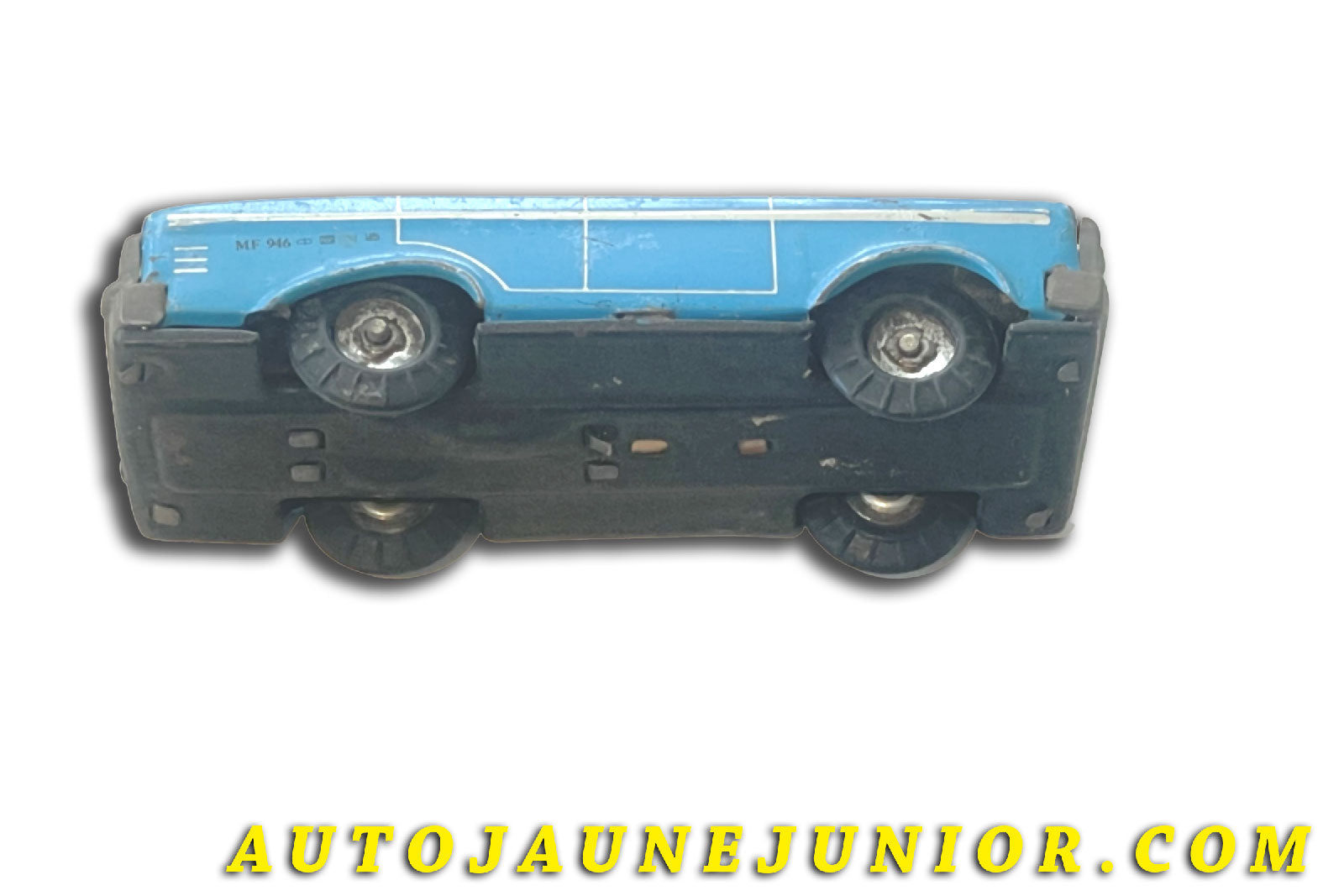 Le Tôle Made in China Auto  Cabriolet à friction est en vente sur Auto Jaune Junior ! Découvrez nos collections de diecast Tekno, Politoys, Mebetoys, Mercury, Joal, Diapet, Märklin, TootsieToys.AutoJaune Junior ; Vous avez le même jouet ? Profitez de notre expertise pour vous accompagner dans la vente de vos modèles ou votre collection ! Nous achetons tous lots de miniatures ! Contactez nous !