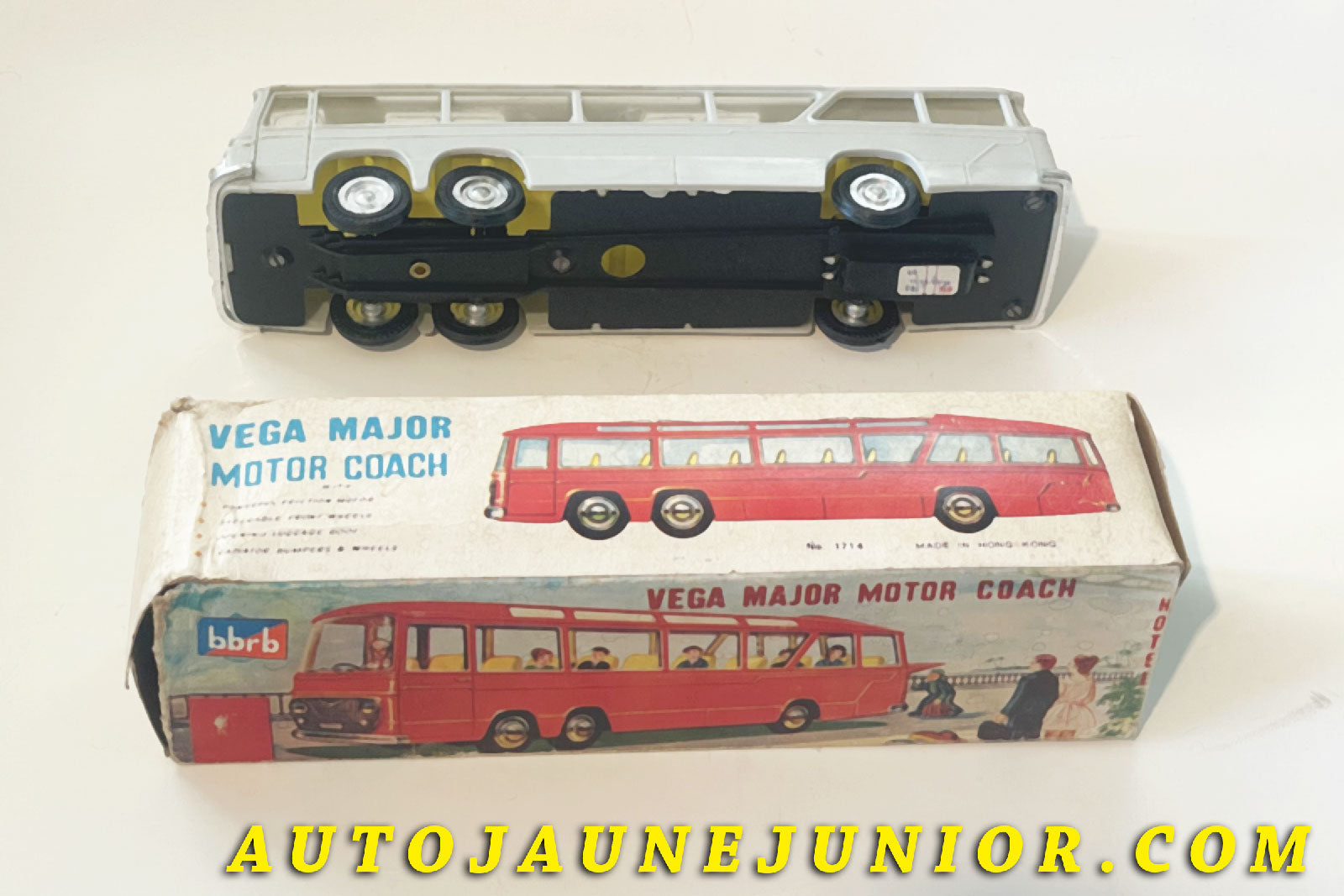 Le BBRB Vega Major Autocar à Friction est en vente sur Auto Jaune Junior ! Découvrez nos collections de diecast Tekno, Politoys, Mebetoys, Mercury, Joal, Diapet, Märklin, TootsieToys.AutoJaune Junior ; Vous avez le même jouet ? Profitez de notre expertise pour vous accompagner dans la vente de vos modèles ou votre collection ! Nous achetons tous lots de miniatures ! Contactez nous !