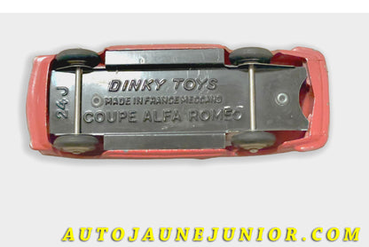 Le Dinky Toys Alfa Roméo  1900 Coupé est en vente sur Auto Jaune Junior ! Découvrez nos collections de diecast Tekno, Politoys, Mebetoys, Mercury, Joal, Diapet, Märklin, TootsieToys.AutoJaune Junior ; Vous avez le même jouet ? Profitez de notre expertise pour vous accompagner dans la vente de vos modèles ou votre collection ! Nous achetons tous lots de miniatures ! Contactez nous !