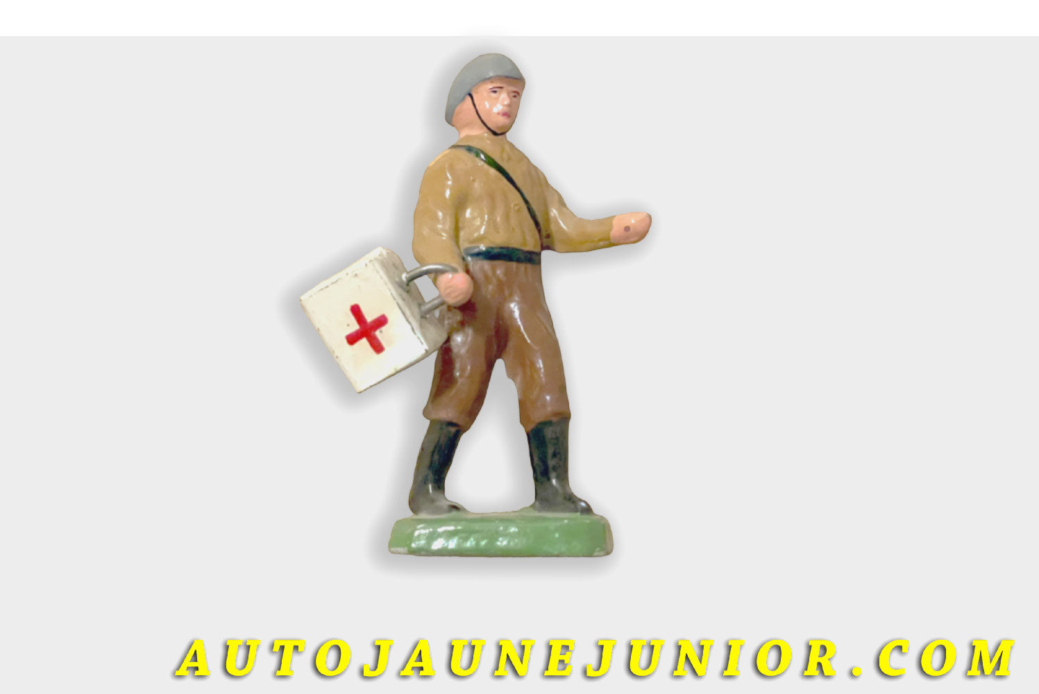 Le Profusion Mecchanica (PM) Personnage Soldat Infirmier est en vente sur Auto Jaune Junior ! Découvrez nos collections de diecast Tekno, Politoys, Mebetoys, Mercury, Joal, Diapet, Märklin, TootsieToys.AutoJaune Junior ; Vous avez le même jouet ? Profitez de notre expertise pour vous accompagner dans la vente de vos modèles ou votre collection ! Nous achetons tous lots de miniatures ! Contactez nous !