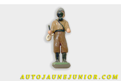 Le Profusion Mecchanica (PM) Personnage Soldat avec masque à gaz est en vente sur Auto Jaune Junior ! Découvrez nos collections de diecast Tekno, Politoys, Mebetoys, Mercury, Joal, Diapet, Märklin, TootsieToys.AutoJaune Junior ; Vous avez le même jouet ? Profitez de notre expertise pour vous accompagner dans la vente de vos modèles ou votre collection ! Nous achetons tous lots de miniatures ! Contactez nous !