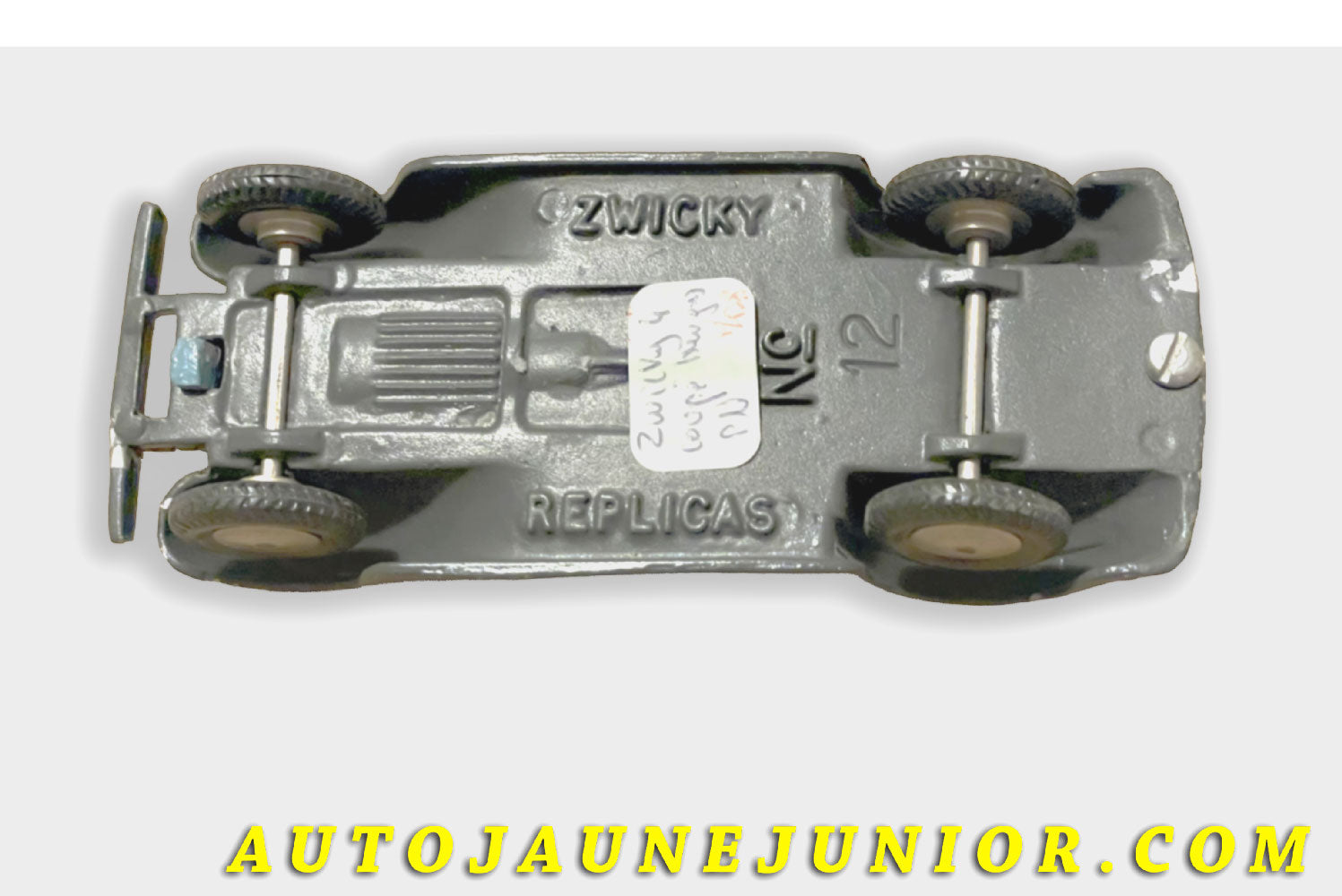 Le Zwicky Auto  Coupé aérodynamique (réplique de Marklin en White metal) est en vente sur Auto Jaune Junior ! Découvrez nos collections de diecast Tekno, Politoys, Mebetoys, Mercury, Joal, Diapet, Märklin, TootsieToys.AutoJaune Junior ; Vous avez le même jouet ? Profitez de notre expertise pour vous accompagner dans la vente de vos modèles ou votre collection ! Nous achetons tous lots de miniatures ! Contactez nous !