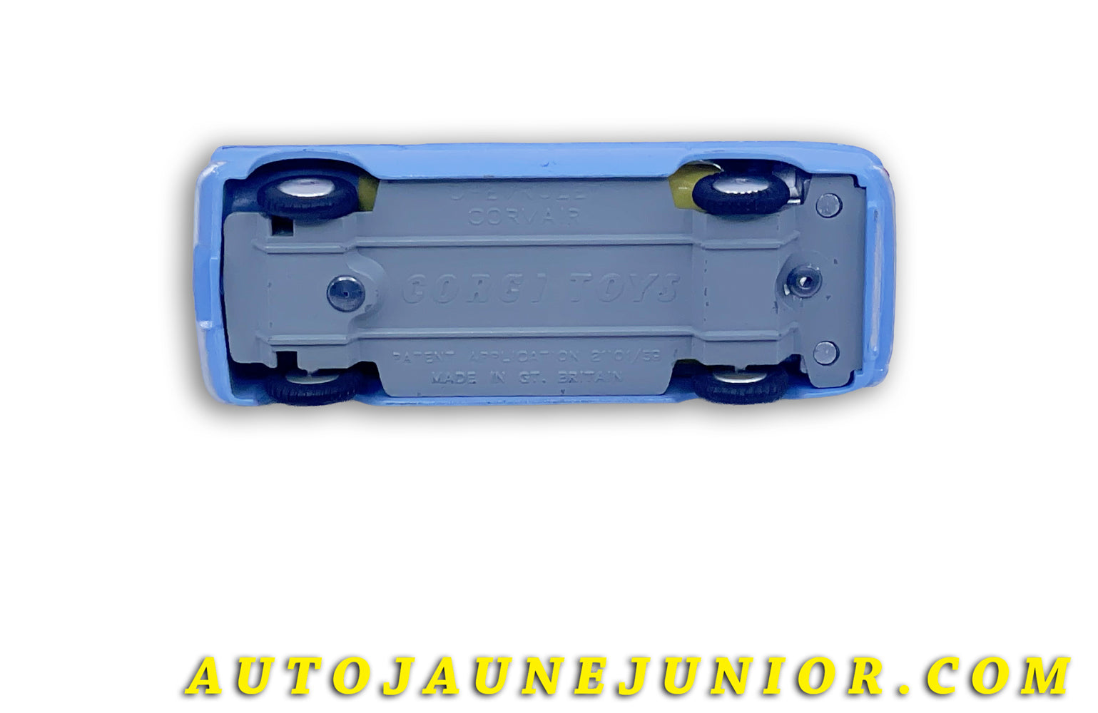 Le Corgi Toys Chevrolet Corvair (jantes convexes) est en vente sur Auto Jaune Junior ! Découvrez nos collections de diecast Tekno, Politoys, Mebetoys, Mercury, Joal, Diapet, Märklin, TootsieToys.AutoJaune Junior ; Vous avez le même jouet ? Profitez de notre expertise pour vous accompagner dans la vente de vos modèles ou votre collection ! Nous achetons tous lots de miniatures ! Contactez nous !