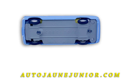 Le Corgi Toys Chevrolet Corvair (jantes convexes) est en vente sur Auto Jaune Junior ! Découvrez nos collections de diecast Tekno, Politoys, Mebetoys, Mercury, Joal, Diapet, Märklin, TootsieToys.AutoJaune Junior ; Vous avez le même jouet ? Profitez de notre expertise pour vous accompagner dans la vente de vos modèles ou votre collection ! Nous achetons tous lots de miniatures ! Contactez nous !