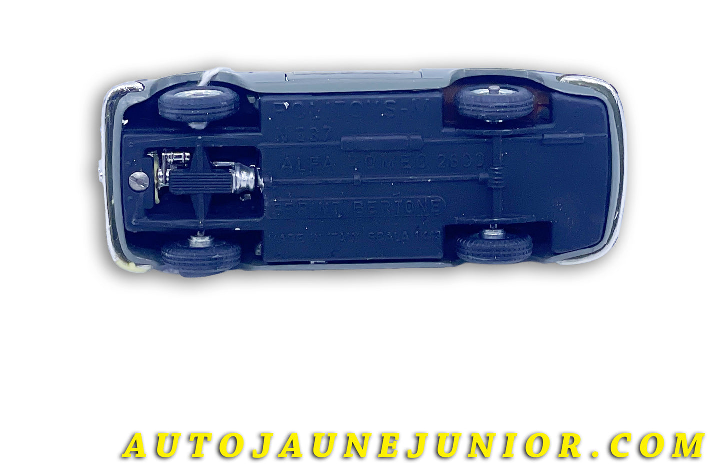 Le Politoys Alfa Roméo  2600 coupé Police Srpint Bertone est en vente sur Auto Jaune Junior ! Découvrez nos collections de diecast Tekno, Politoys, Mebetoys, Mercury, Joal, Diapet, Märklin, TootsieToys.AutoJaune Junior ; Vous avez le même jouet ? Profitez de notre expertise pour vous accompagner dans la vente de vos modèles ou votre collection ! Nous achetons tous lots de miniatures ! Contactez nous !