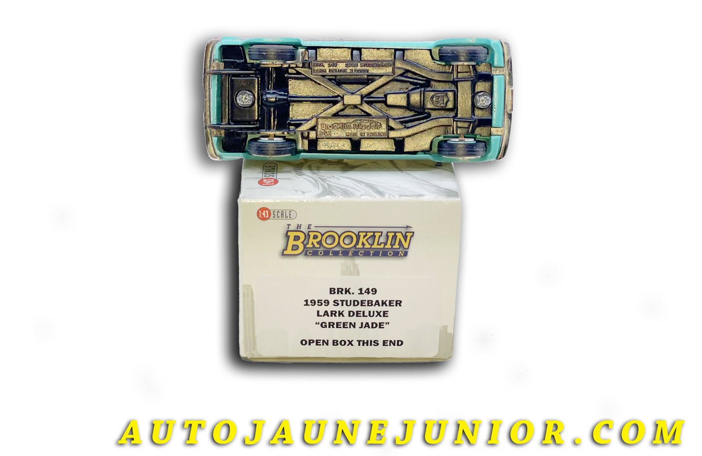 Le Brooklin Studebaker Lard Deluxe "Green Jade' 1959 est en vente sur Auto Jaune Junior ! Découvrez nos collections de diecast Tekno, Politoys, Mebetoys, Mercury, Joal, Diapet, Märklin, TootsieToys.AutoJaune Junior ; Vous avez le même jouet ? Profitez de notre expertise pour vous accompagner dans la vente de vos modèles ou votre collection ! Nous achetons tous lots de miniatures ! Contactez nous !