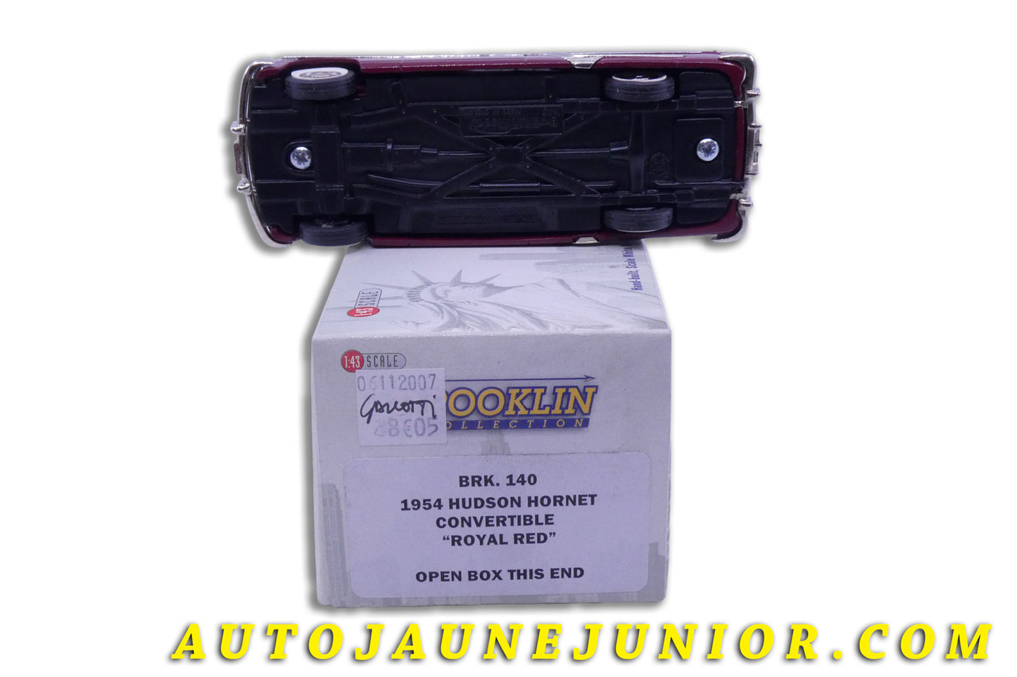 Le Brooklin Hudson Hornet Cabriolet "Royal Red" 1954 est en vente sur Auto Jaune Junior ! Découvrez nos collections de diecast Tekno, Politoys, Mebetoys, Mercury, Joal, Diapet, Märklin, TootsieToys.AutoJaune Junior ; Vous avez le même jouet ? Profitez de notre expertise pour vous accompagner dans la vente de vos modèles ou votre collection ! Nous achetons tous lots de miniatures ! Contactez nous !