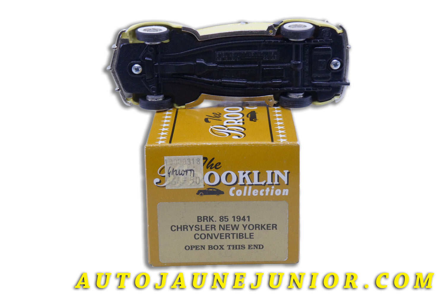 Le Brooklin Chrysler New Yorker Convertible 1941 #85 est en vente sur Auto Jaune Junior ! Découvrez nos collections de diecast Tekno, Politoys, Mebetoys, Mercury, Joal, Diapet, Märklin, TootsieToys.AutoJaune Junior ; Vous avez le même jouet ? Profitez de notre expertise pour vous accompagner dans la vente de vos modèles ou votre collection ! Nous achetons tous lots de miniatures ! Contactez nous !