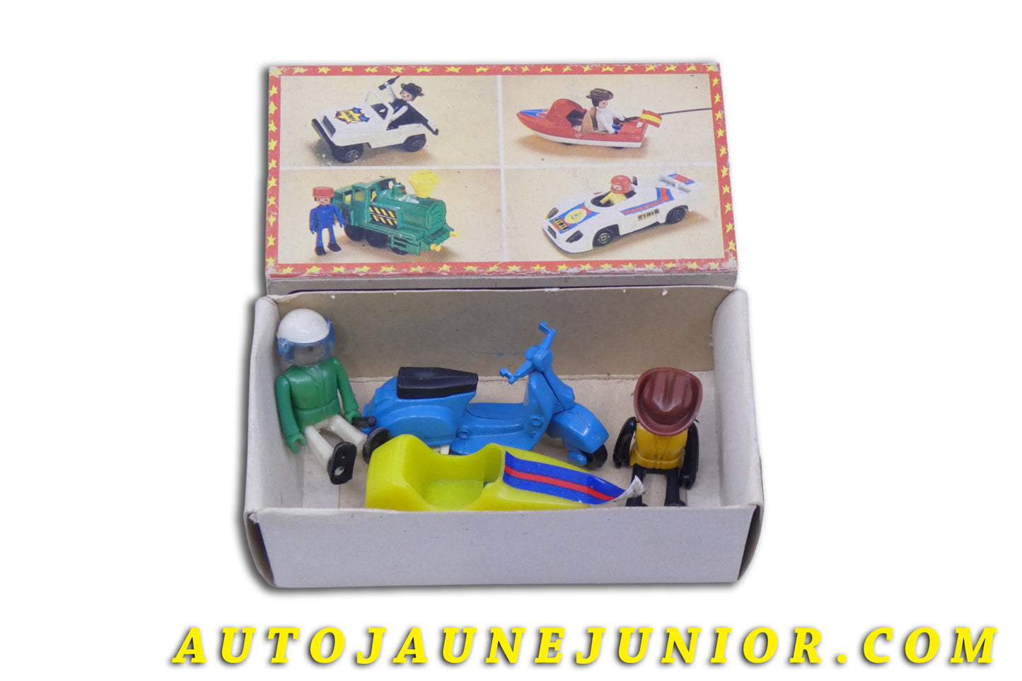 Le Guisval Vespa Scooter Side Car  est en vente sur Auto Jaune Junior ! Découvrez nos collections de diecast Tekno, Politoys, Mebetoys, Mercury, Joal, Diapet, Märklin, TootsieToys.AutoJaune Junior ; Vous avez le même jouet ? Profitez de notre expertise pour vous accompagner dans la vente de vos modèles ou votre collection ! Nous achetons tous lots de miniatures ! Contactez nous !