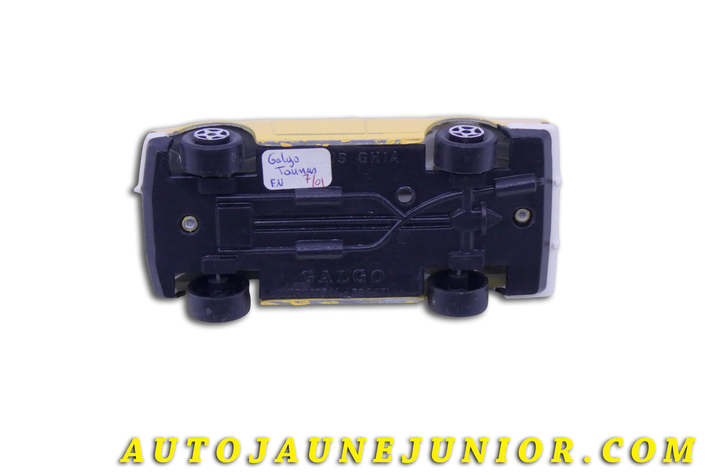 Le Galco Ford Taunus Coupé Ghia  (Argentine) est en vente sur Auto Jaune Junior ! Découvrez nos collections de diecast Tekno, Politoys, Mebetoys, Mercury, Joal, Diapet, Märklin, TootsieToys.AutoJaune Junior ; Vous avez le même jouet ? Profitez de notre expertise pour vous accompagner dans la vente de vos modèles ou votre collection ! Nous achetons tous lots de miniatures ! Contactez nous !
