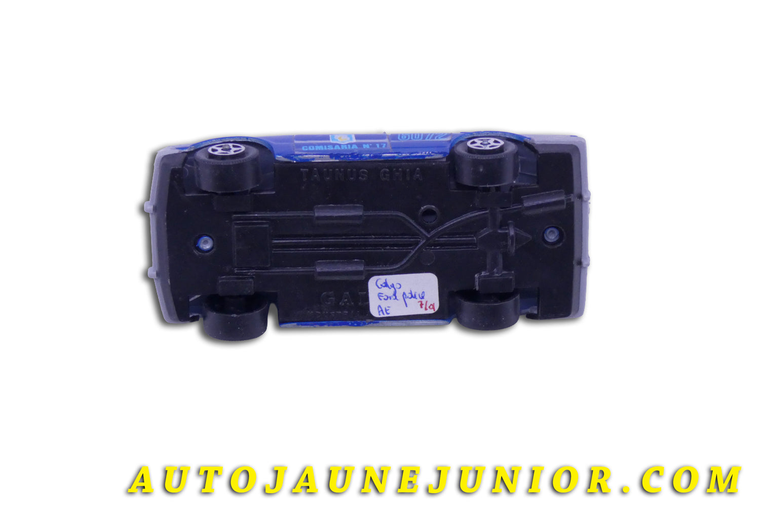 Le Galco Ford Taunus Coupé Ghia "Policia"  (Argentine) est en vente sur Auto Jaune Junior ! Découvrez nos collections de diecast Tekno, Politoys, Mebetoys, Mercury, Joal, Diapet, Märklin, TootsieToys.AutoJaune Junior ; Vous avez le même jouet ? Profitez de notre expertise pour vous accompagner dans la vente de vos modèles ou votre collection ! Nous achetons tous lots de miniatures ! Contactez nous !