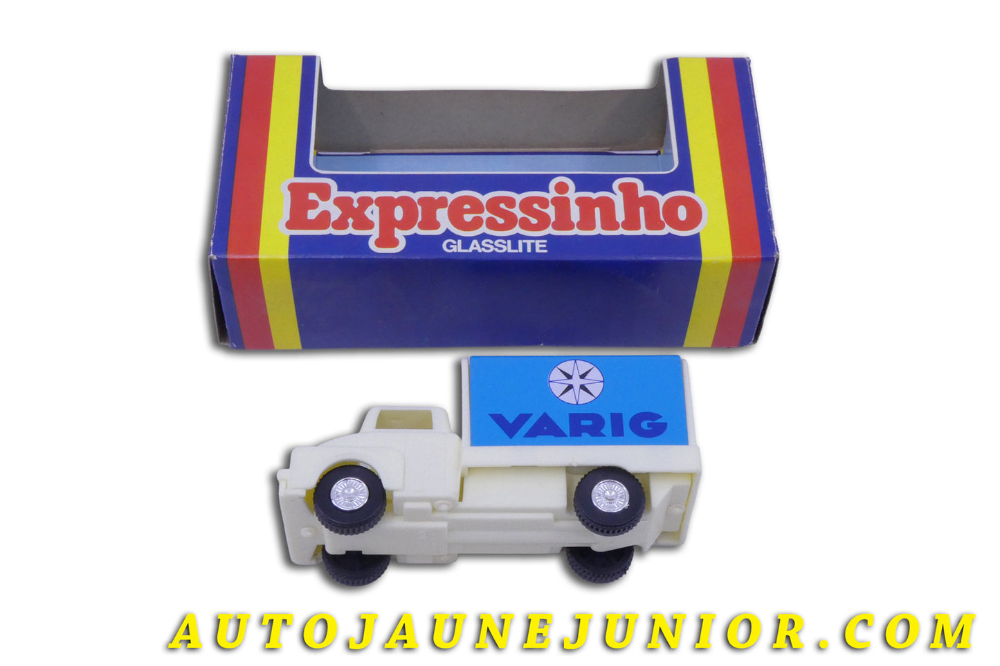 Le Glasslite Express Fourgon "Varig" - Expressinho est en vente sur Auto Jaune Junior ! Découvrez nos collections de diecast Tekno, Politoys, Mebetoys, Mercury, Joal, Diapet, Märklin, TootsieToys.AutoJaune Junior ; Vous avez le même jouet ? Profitez de notre expertise pour vous accompagner dans la vente de vos modèles ou votre collection ! Nous achetons tous lots de miniatures ! Contactez nous !