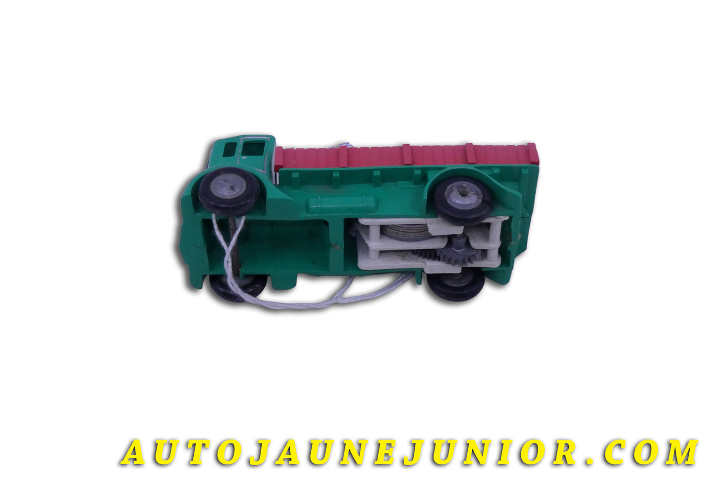Le Elmont Guy Camion Ridellles avec chargement (à friction) est en vente sur Auto Jaune Junior ! Découvrez nos collections de diecast Tekno, Politoys, Mebetoys, Mercury, Joal, Diapet, Märklin, TootsieToys.AutoJaune Junior ; Vous avez le même jouet ? Profitez de notre expertise pour vous accompagner dans la vente de vos modèles ou votre collection ! Nous achetons tous lots de miniatures ! Contactez nous !