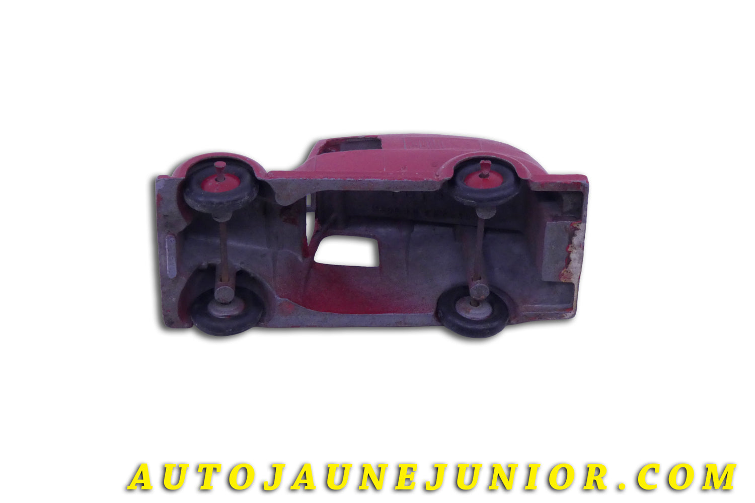 Le Timpo Toys Dennis Fourgon de pompier Aérodynamique est en vente sur Auto Jaune Junior ! Découvrez nos collections de diecast Tekno, Politoys, Mebetoys, Mercury, Joal, Diapet, Märklin, TootsieToys.AutoJaune Junior ; Vous avez le même jouet ? Profitez de notre expertise pour vous accompagner dans la vente de vos modèles ou votre collection ! Nous achetons tous lots de miniatures ! Contactez nous !