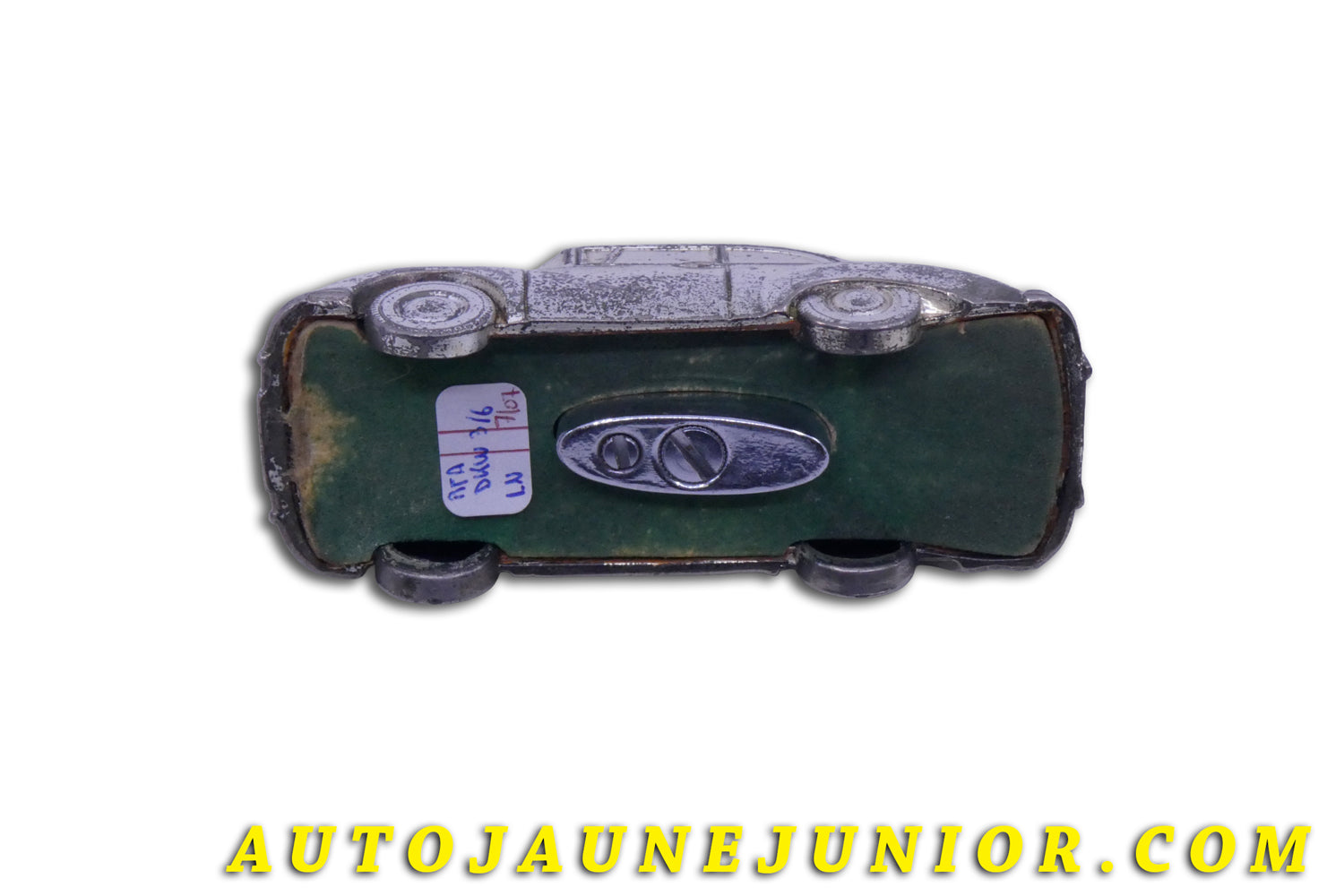 Le #5223 - RFA  - DKW - Berline 3/6 (Briquet !) est en vente sur Auto Jaune Junior ! Tekno, Politoys, Mebetoys, Mercury, Joal, Diapet, Märklin, TootsieToys.Vous avez le même jouet ? Profitez de notre expertise pour vous accompagner dans la vente de vos modèles ou votre collection ! Nous achetons tous lots de miniatures ! Contactez nous ! contact@autojaunejunior.com. 