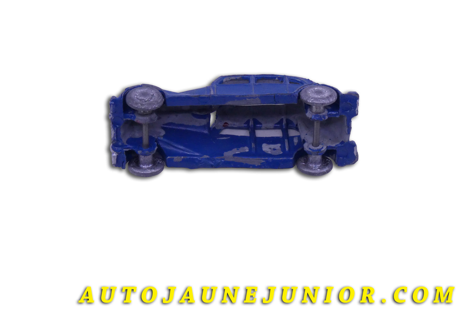 Le KB Auto Limousine - Rare production allemande pendant la Guerre ! est en vente sur Auto Jaune Junior ! Découvrez nos collections de diecast Tekno, Politoys, Mebetoys, Mercury, Joal, Diapet, Märklin, TootsieToys.AutoJaune Junior ; Vous avez le même jouet ? Profitez de notre expertise pour vous accompagner dans la vente de vos modèles ou votre collection ! Nous achetons tous lots de miniatures ! Contactez nous !